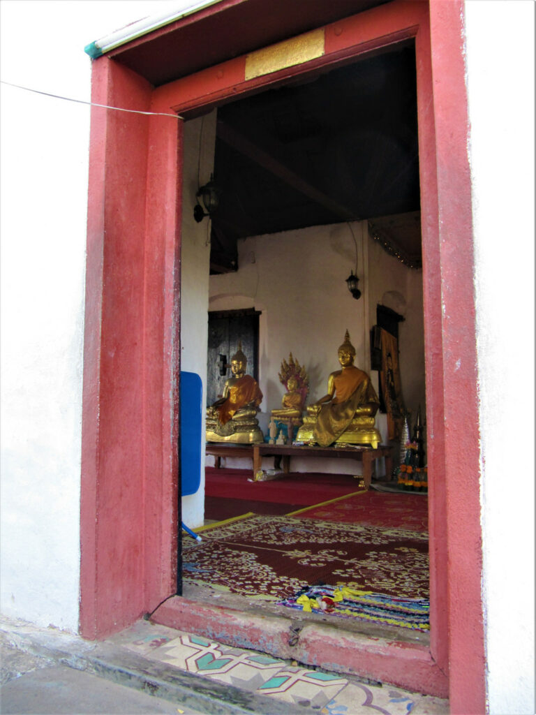 View of a Buddha statue inside Wat Chom Si