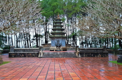 Temple of Stratum Bodhisattva and Temple of Relatives