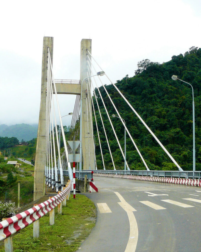 Cau Dakrong Bridge