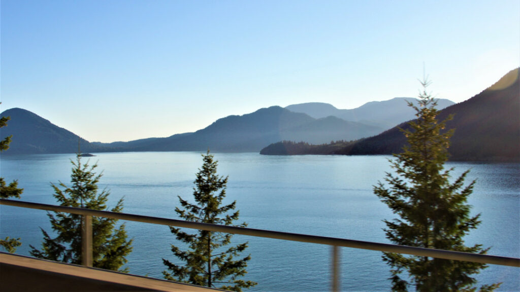 Views of Howe Sound on the Sea-to-Sky corridor