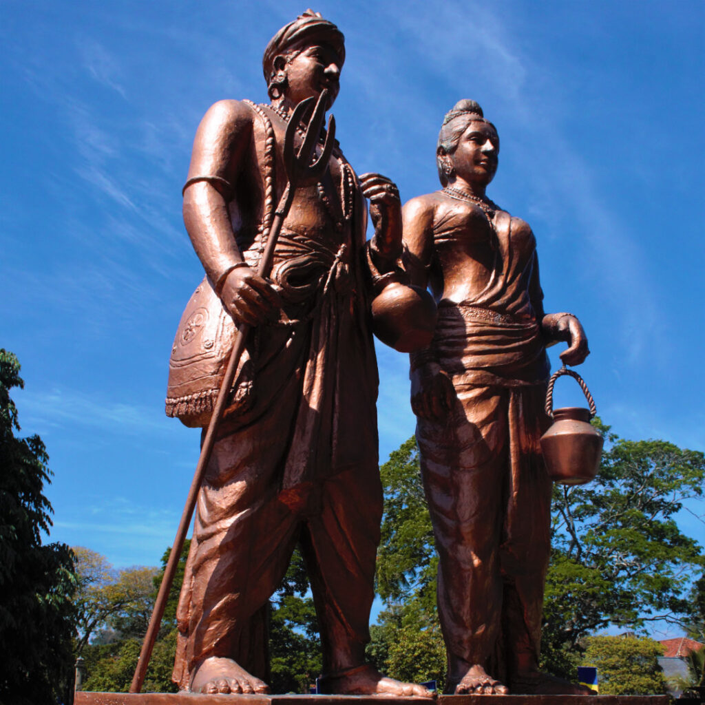 Statue of Prince Dantha and Princess Hemamali