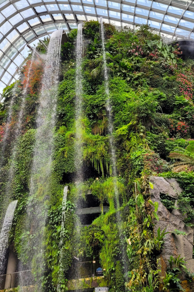 Spectacular views of the waterfall from the mountain edge.