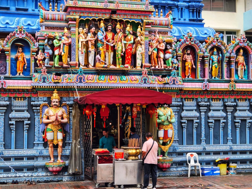 Chinese devotees also make their offerings at this temple.