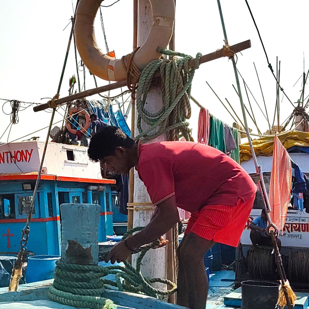 Mooring the boat at the jetty.